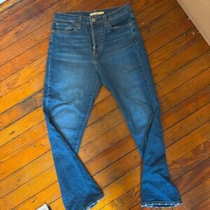 Wedgie Straight Levi’s